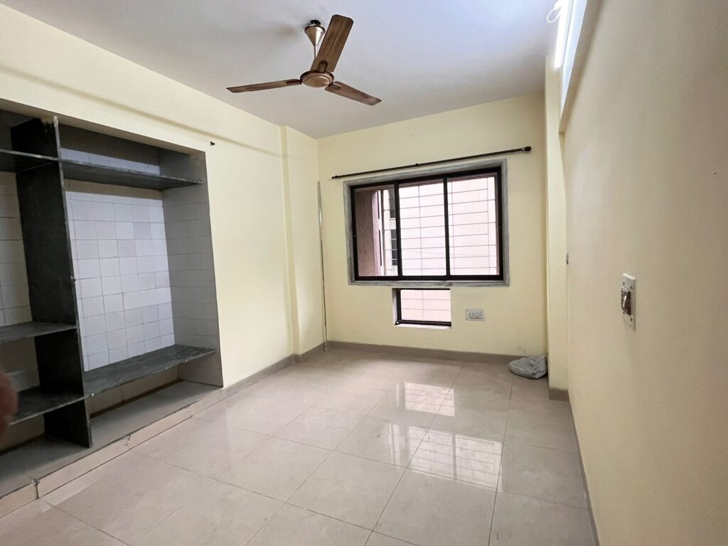 2 BHK Semi Furnished Flat for Rent at Patlipada Rutu Estate